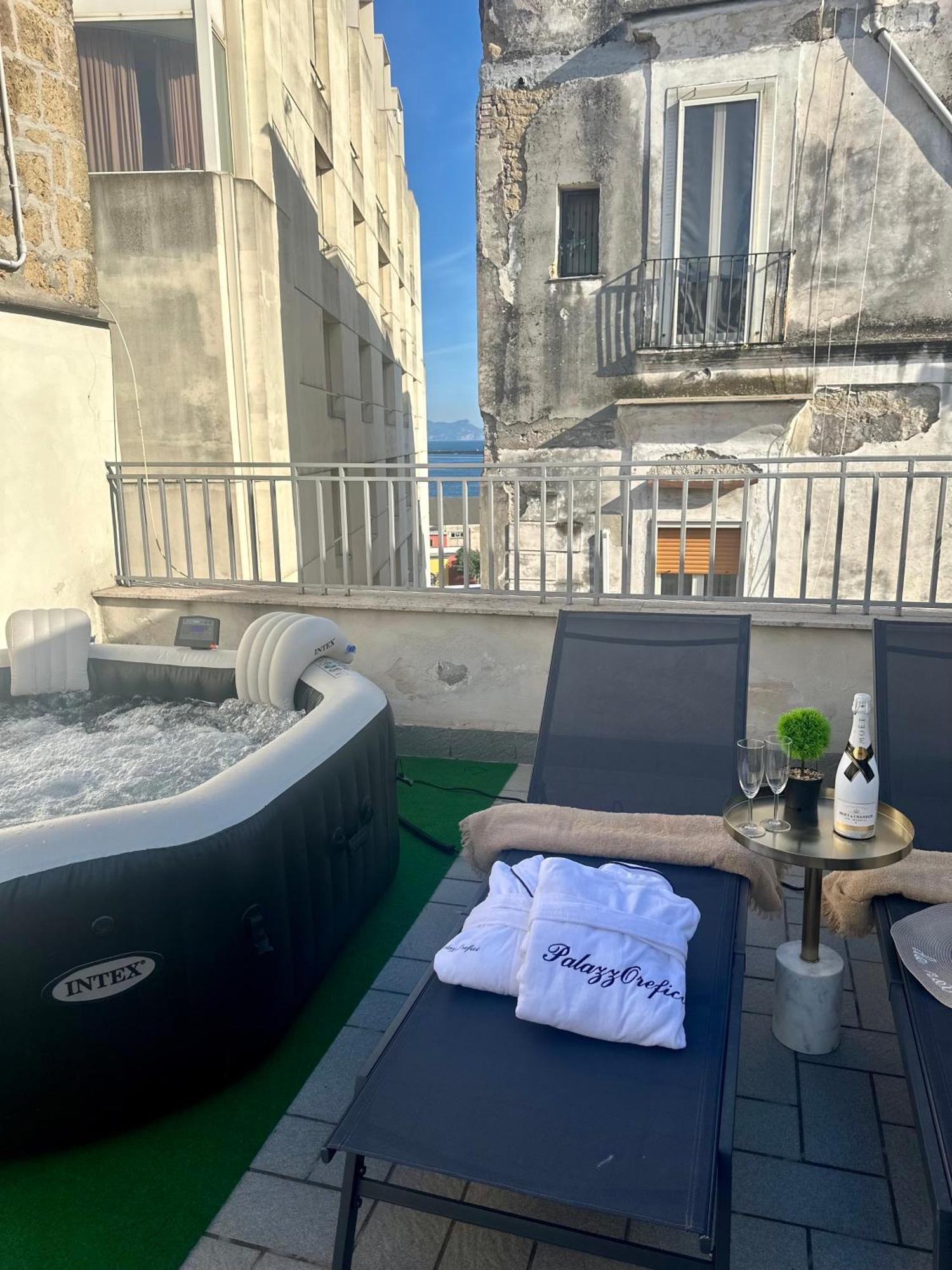 Palazzorefici Napoli Bagian luar foto